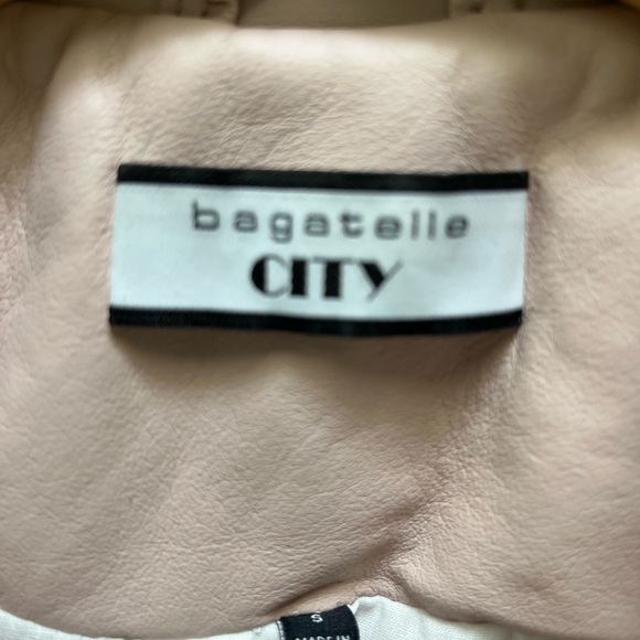 Soft pink leather vest. perfect for Fall. Size small - Picture 3 of 5